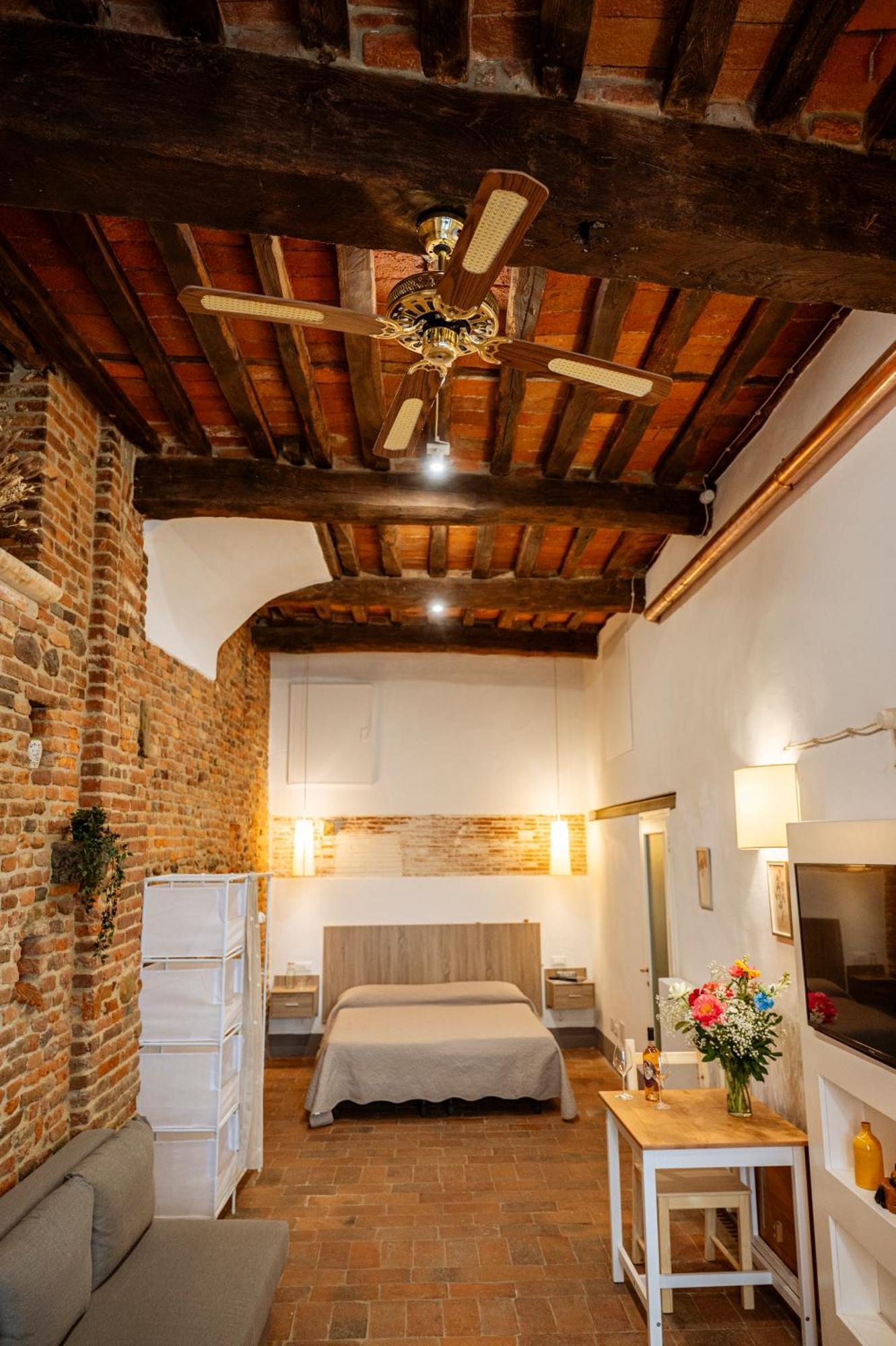 Bed and Breakfast Antica Casa Dei Rassicurati Montecarlo Exteriér fotografie