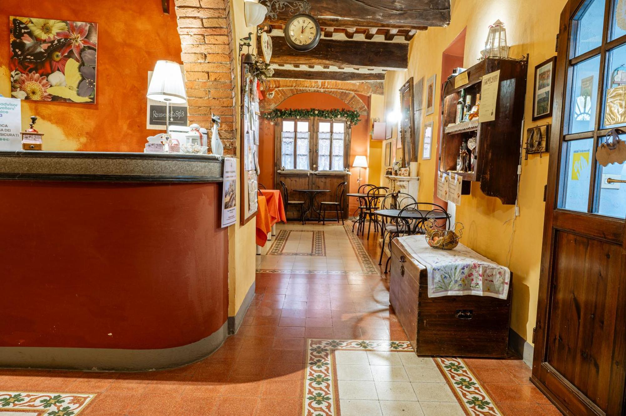Bed and Breakfast Antica Casa Dei Rassicurati Montecarlo Exteriér fotografie