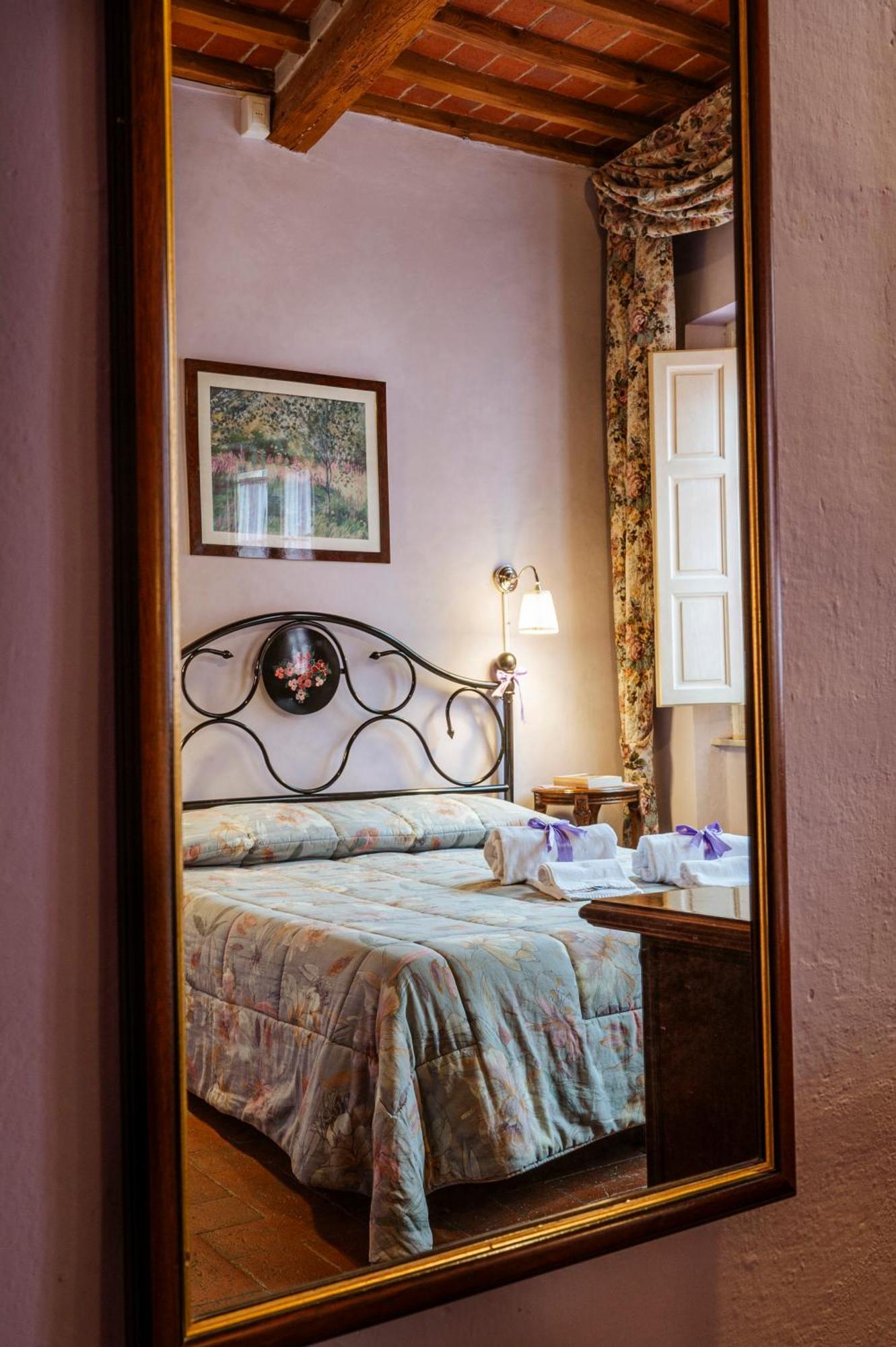 Bed and Breakfast Antica Casa Dei Rassicurati Montecarlo Exteriér fotografie