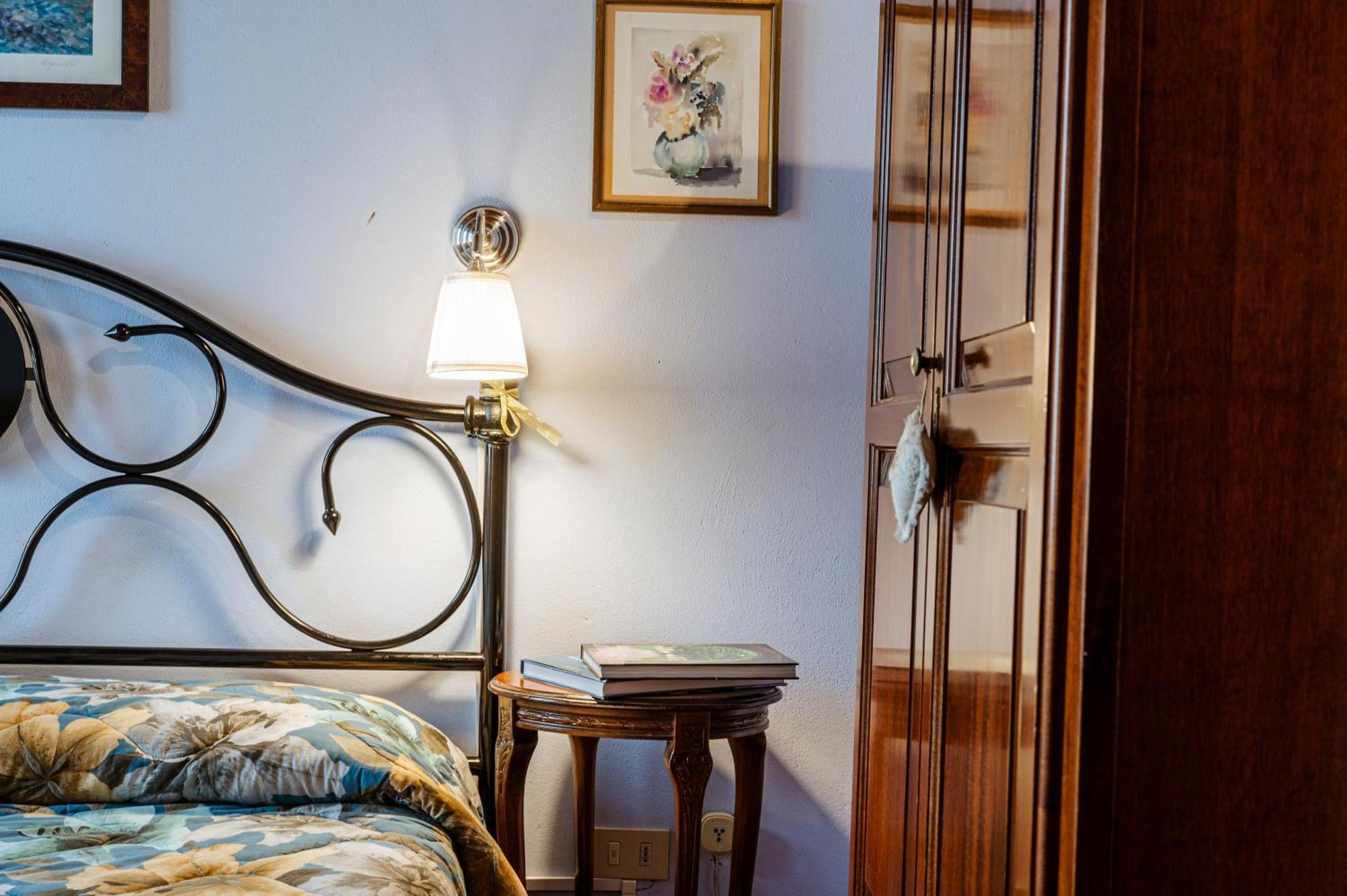 Bed and Breakfast Antica Casa Dei Rassicurati Montecarlo Exteriér fotografie