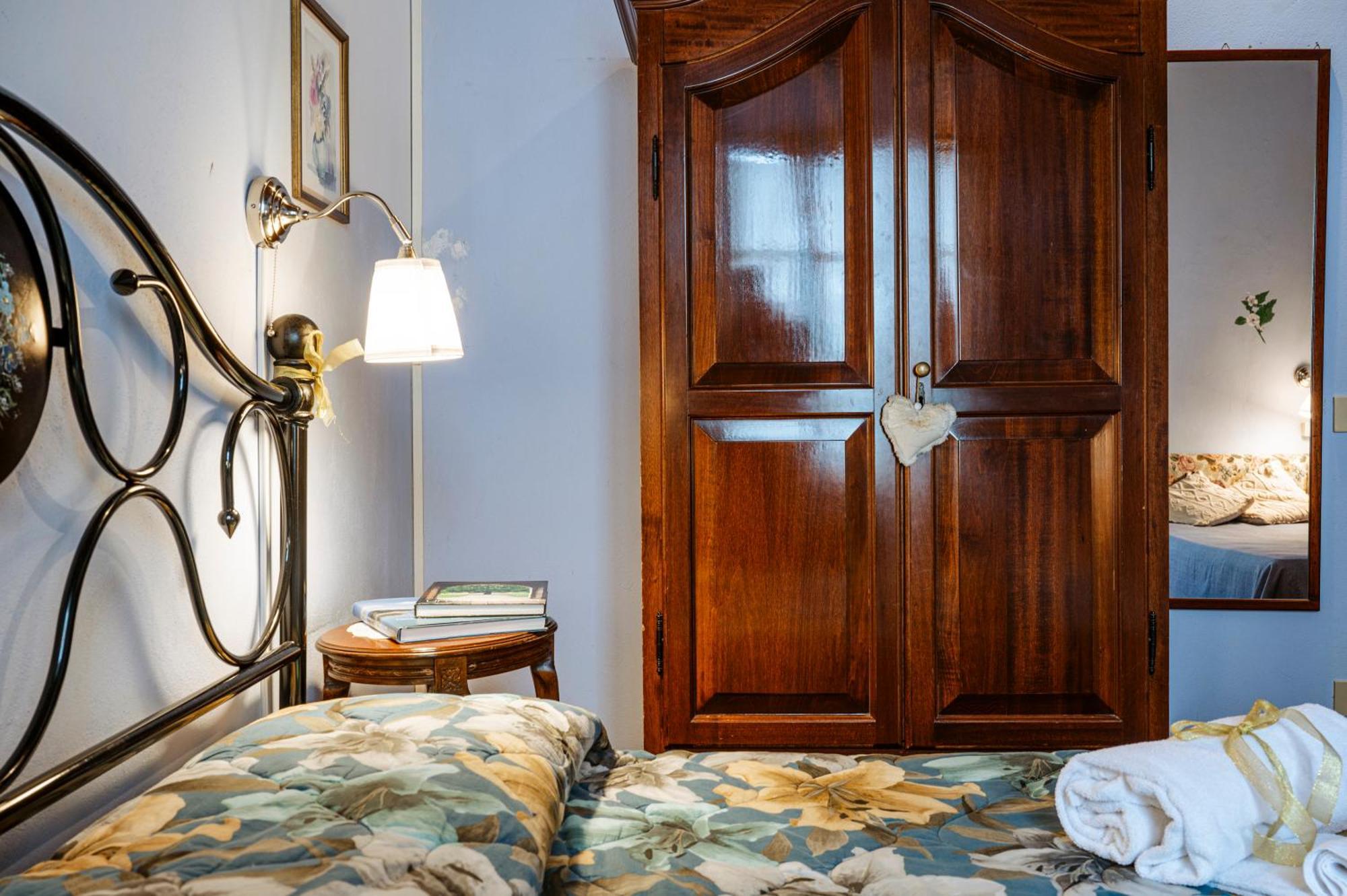 Bed and Breakfast Antica Casa Dei Rassicurati Montecarlo Exteriér fotografie